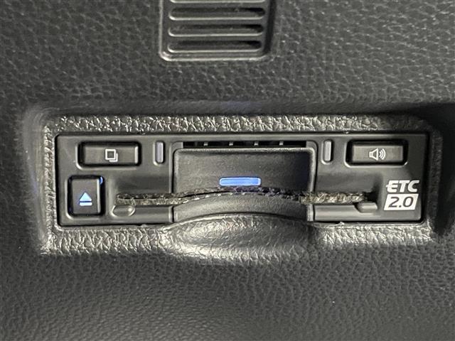 ヴォクシー ハイブリッドＳ－Ｚ　純正１０．５型ＤＡナビ　全方位カメラ　ビルトインＥＴＣ２．０　トヨタセーフティセンス　アクセル踏み間違い防止　ＢＳＭ　パーキングアシスト　シートヒーター　ハーフレザーシート　両側パワースライドドア（13枚目）