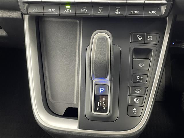 ヴォクシー ハイブリッドＳ－Ｚ　純正１０．５型ＤＡナビ　全方位カメラ　ビルトインＥＴＣ２．０　トヨタセーフティセンス　アクセル踏み間違い防止　ＢＳＭ　パーキングアシスト　シートヒーター　ハーフレザーシート　両側パワースライドドア（32枚目）