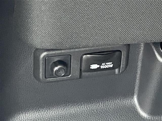 ヴォクシー ハイブリッドＳ－Ｚ　純正１０．５型ＤＡナビ　全方位カメラ　ビルトインＥＴＣ２．０　トヨタセーフティセンス　アクセル踏み間違い防止　ＢＳＭ　パーキングアシスト　シートヒーター　ハーフレザーシート　両側パワースライドドア（35枚目）