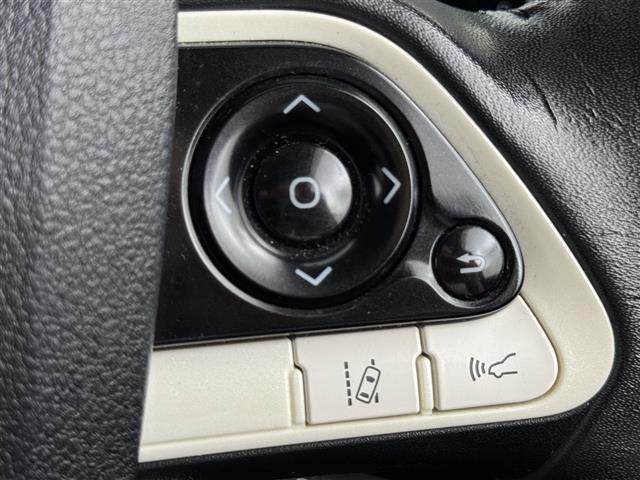 プリウス Ａ　アルパイン９型ナビ／フルセグＴＶ　バックカメラ　レーダー探知機　前方ドラレコ　ビルトインＥＴＣ　トヨタセーフティセンス　アクセル踏み間違い防止　ＢＳＭ　パーキングアシスト　ＨＵＤ　純正１５インチＡＷ（8枚目）