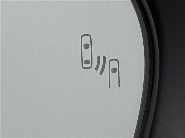 プリウス Ａ　アルパイン９型ナビ／フルセグＴＶ　バックカメラ　レーダー探知機　前方ドラレコ　ビルトインＥＴＣ　トヨタセーフティセンス　アクセル踏み間違い防止　ＢＳＭ　パーキングアシスト　ＨＵＤ　純正１５インチＡＷ（10枚目）