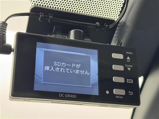 プリウス Ａ　アルパイン９型ナビ／フルセグＴＶ　バックカメラ　レーダー探知機　前方ドラレコ　ビルトインＥＴＣ　トヨタセーフティセンス　アクセル踏み間違い防止　ＢＳＭ　パーキングアシスト　ＨＵＤ　純正１５インチＡＷ（13枚目）