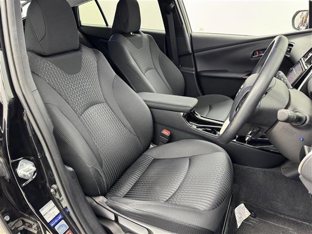 プリウス Ａ　アルパイン９型ナビ／フルセグＴＶ　バックカメラ　レーダー探知機　前方ドラレコ　ビルトインＥＴＣ　トヨタセーフティセンス　アクセル踏み間違い防止　ＢＳＭ　パーキングアシスト　ＨＵＤ　純正１５インチＡＷ（14枚目）