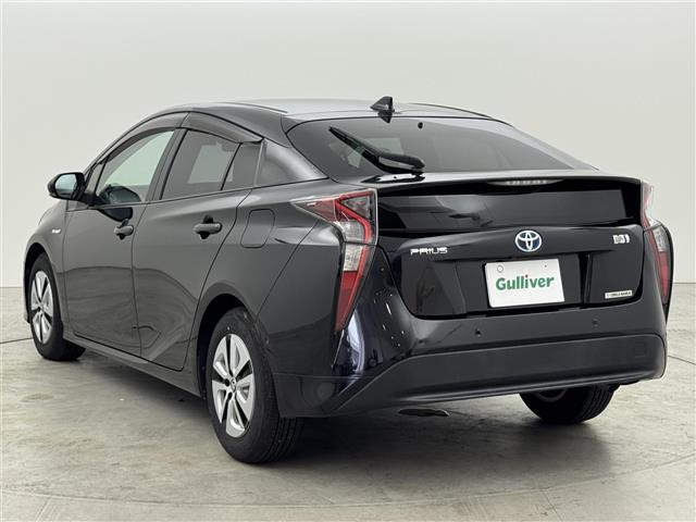 プリウス Ａ　アルパイン９型ナビ／フルセグＴＶ　バックカメラ　レーダー探知機　前方ドラレコ　ビルトインＥＴＣ　トヨタセーフティセンス　アクセル踏み間違い防止　ＢＳＭ　パーキングアシスト　ＨＵＤ　純正１５インチＡＷ（20枚目）