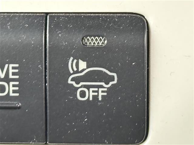 プリウス Ａ　アルパイン９型ナビ／フルセグＴＶ　バックカメラ　レーダー探知機　前方ドラレコ　ビルトインＥＴＣ　トヨタセーフティセンス　アクセル踏み間違い防止　ＢＳＭ　パーキングアシスト　ＨＵＤ　純正１５インチＡＷ（31枚目）