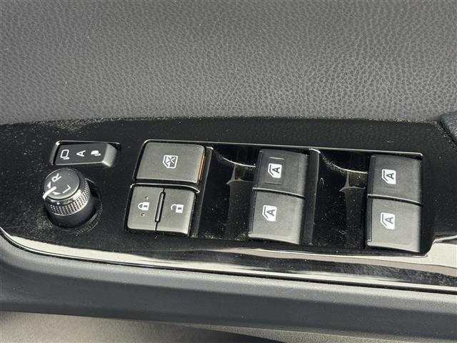 プリウス Ａ　アルパイン９型ナビ／フルセグＴＶ　バックカメラ　レーダー探知機　前方ドラレコ　ビルトインＥＴＣ　トヨタセーフティセンス　アクセル踏み間違い防止　ＢＳＭ　パーキングアシスト　ＨＵＤ　純正１５インチＡＷ（33枚目）