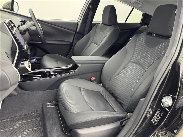 プリウス Ａ　アルパイン９型ナビ／フルセグＴＶ　バックカメラ　レーダー探知機　前方ドラレコ　ビルトインＥＴＣ　トヨタセーフティセンス　アクセル踏み間違い防止　ＢＳＭ　パーキングアシスト　ＨＵＤ　純正１５インチＡＷ（35枚目）