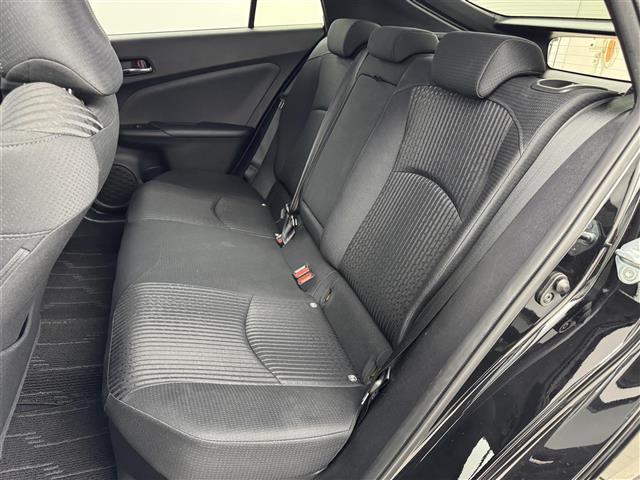 プリウス Ａ　アルパイン９型ナビ／フルセグＴＶ　バックカメラ　レーダー探知機　前方ドラレコ　ビルトインＥＴＣ　トヨタセーフティセンス　アクセル踏み間違い防止　ＢＳＭ　パーキングアシスト　ＨＵＤ　純正１５インチＡＷ（36枚目）