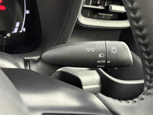 シエンタ ハイブリッドＺ　純正１０．５型ＤＡナビ／フルセグＴＶ　全方位カメラ　前後ドラレコ　レーダークルコン　コーナーセンサー　衝突軽減　レーンキープ　アクセル踏み間違い防止　ＢＳＭ　両側電動スライドドア　純正１５インチＡＷ（26枚目）