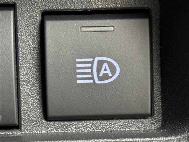 シエンタ ハイブリッドＺ　純正１０．５型ＤＡナビ／フルセグＴＶ　全方位カメラ　前後ドラレコ　レーダークルコン　コーナーセンサー　衝突軽減　レーンキープ　アクセル踏み間違い防止　ＢＳＭ　両側電動スライドドア　純正１５インチＡＷ（27枚目）