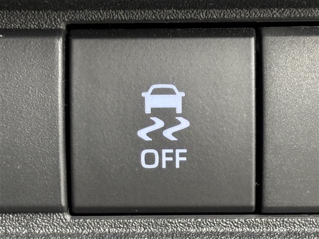 シエンタ ハイブリッドＺ　純正１０．５型ＤＡナビ／フルセグＴＶ　全方位カメラ　前後ドラレコ　レーダークルコン　コーナーセンサー　衝突軽減　レーンキープ　アクセル踏み間違い防止　ＢＳＭ　両側電動スライドドア　純正１５インチＡＷ（28枚目）