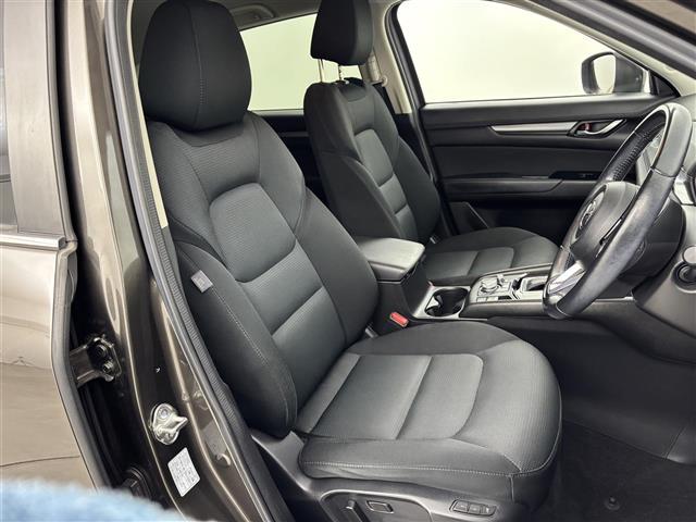 ＣＸ－５ ＸＤ　プロアクティブ　メーカーナビ　バックカメラ　ＥＴＣ　レーダークルーズコントロール　コーナーセンサー　スマートシティブレーキサポート　レーンキープ　ＢＳＭ　シートヒーター　ステアリングヒーター　パワーバックドア　ＬＥＤ（14枚目）