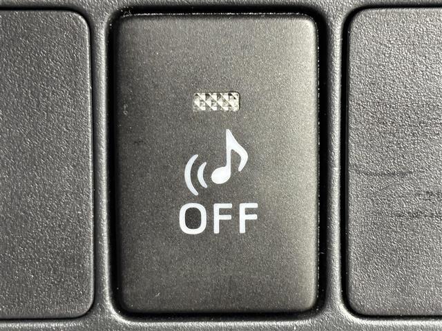 アクア Ｓ　純正ナビ／ＢＴ／フルセグＴＶ　バックカメラ　ＥＴＣ　プッシュスタート　スマートキー　電動格納式ドアミラー　ＥＣＯモード　ＥＶモード　ドアバイザー　純正１５インチアルミホイール　社外フロアマット（9枚目）