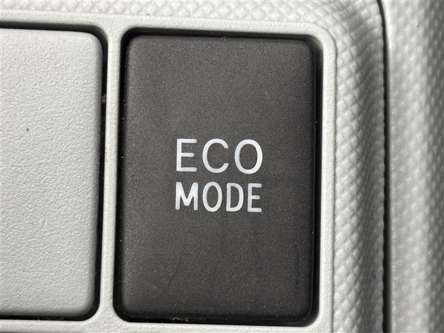 アクア Ｓ　純正ナビ／ＢＴ／フルセグＴＶ　バックカメラ　ＥＴＣ　プッシュスタート　スマートキー　電動格納式ドアミラー　ＥＣＯモード　ＥＶモード　ドアバイザー　純正１５インチアルミホイール　社外フロアマット（10枚目）