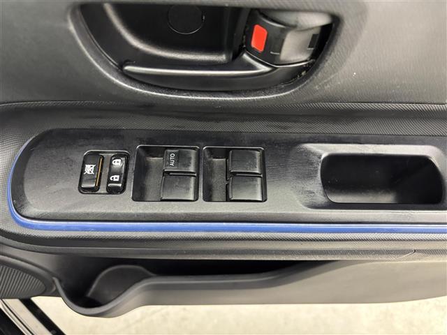 アクア Ｓ　純正ナビ／ＢＴ／フルセグＴＶ　バックカメラ　ＥＴＣ　プッシュスタート　スマートキー　電動格納式ドアミラー　ＥＣＯモード　ＥＶモード　ドアバイザー　純正１５インチアルミホイール　社外フロアマット（13枚目）