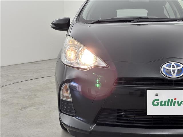 アクア Ｓ　純正ナビ／ＢＴ／フルセグＴＶ　バックカメラ　ＥＴＣ　プッシュスタート　スマートキー　電動格納式ドアミラー　ＥＣＯモード　ＥＶモード　ドアバイザー　純正１５インチアルミホイール　社外フロアマット（17枚目）