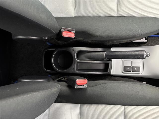 アクア Ｓ　純正ナビ／ＢＴ／フルセグＴＶ　バックカメラ　ＥＴＣ　プッシュスタート　スマートキー　電動格納式ドアミラー　ＥＣＯモード　ＥＶモード　ドアバイザー　純正１５インチアルミホイール　社外フロアマット（28枚目）