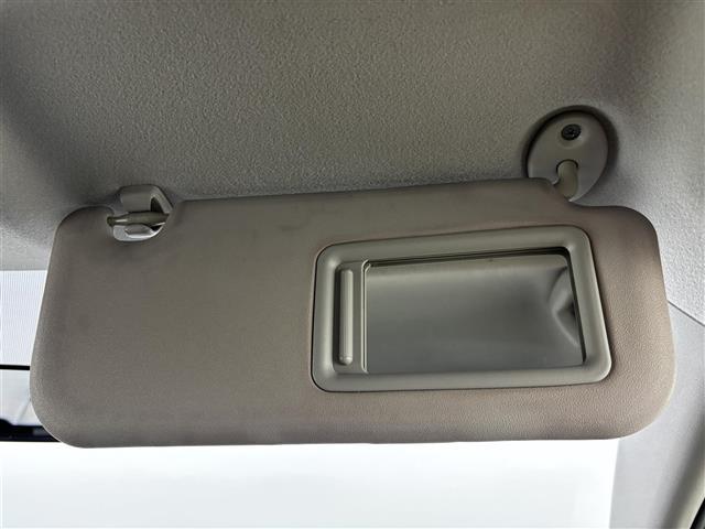 アクア Ｓ　純正ナビ／ＢＴ／フルセグＴＶ　バックカメラ　ＥＴＣ　プッシュスタート　スマートキー　電動格納式ドアミラー　ＥＣＯモード　ＥＶモード　ドアバイザー　純正１５インチアルミホイール　社外フロアマット（33枚目）