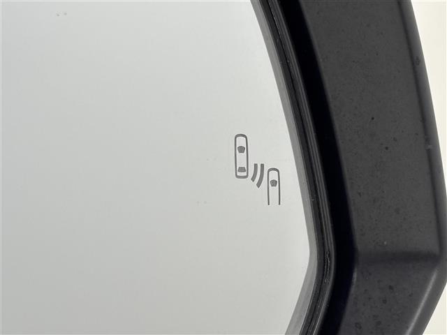 ハリアー Ｚ　レザーパッケージ　調光パノラマルーフ　モデリスタエアロ　純正１２．３型ナビ　ＪＢＬサウンド　デジタルインナーミラー　トヨタセーフティセンス　アクセル踏み間違い防止　シートベンチレーション／ヒーター　パワーバックドア（11枚目）