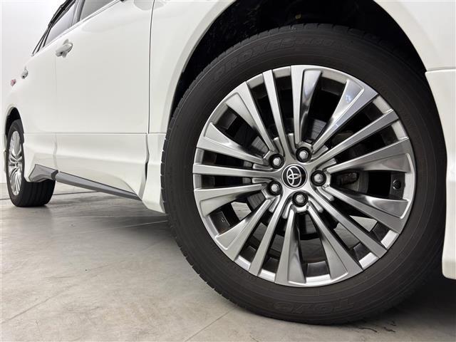 ハリアー Ｚ　レザーパッケージ　調光パノラマルーフ　モデリスタエアロ　純正１２．３型ナビ　ＪＢＬサウンド　デジタルインナーミラー　トヨタセーフティセンス　アクセル踏み間違い防止　シートベンチレーション／ヒーター　パワーバックドア（18枚目）