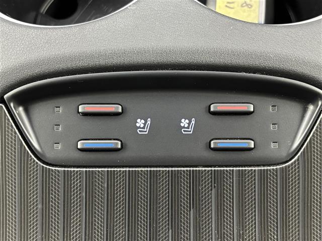 ハリアー Ｚ　レザーパッケージ　調光パノラマルーフ　モデリスタエアロ　純正１２．３型ナビ　ＪＢＬサウンド　デジタルインナーミラー　トヨタセーフティセンス　アクセル踏み間違い防止　シートベンチレーション／ヒーター　パワーバックドア（33枚目）