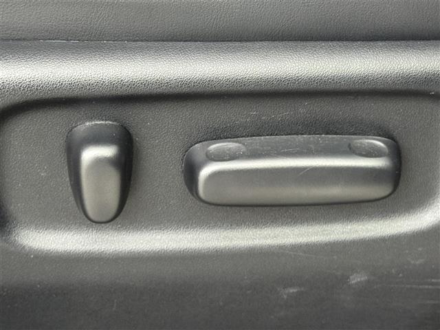 エスティマ アエラス　プレミアム　ワンオーナー　後席モニター　純正ナビ／フルセグＴＶ　バックカメラ　クルーズコントロール　衝突被害軽減ブレーキ　レーンキープ　両側電動スライドドア　ハーフレザーシート　パワーシート　純正１８インチＡＷ（32枚目）