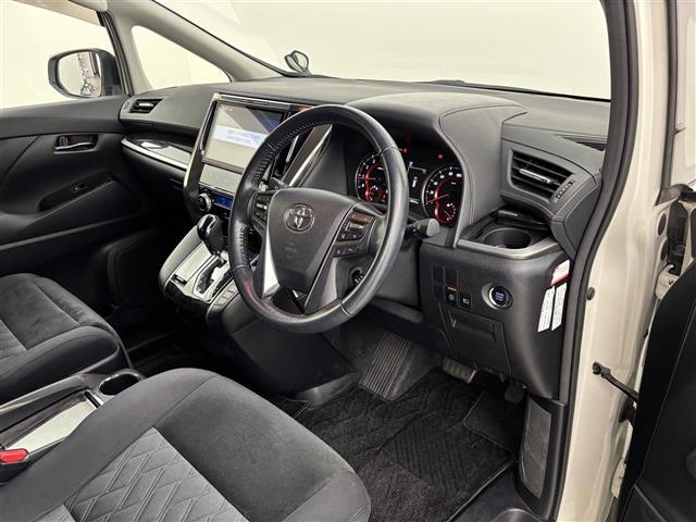 アルファード ２．５Ｓ　Ａパッケージ　後席モニター　純正１０型ナビ／フルセグＴＶ　バックカメラ　ワイヤレス充電　前後ドラレコ　レーダークルコン　コーナーセンサー　衝突被害軽減ブレーキ　レーンキープ　両側電動スライドドア　社外１８インチＡＷ（23枚目）