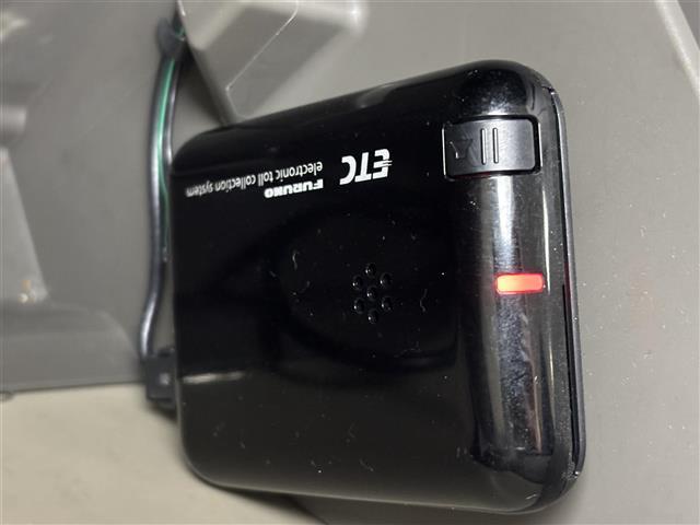 アルト F 社外ナビ/ワンセグTV/CD バックカメラ ETC リモコンキー フォグランプ 社外フロアマット ドアバイザー マニュアルエアコン ABS パワーステアリング パワーウィンドウ(6枚目)