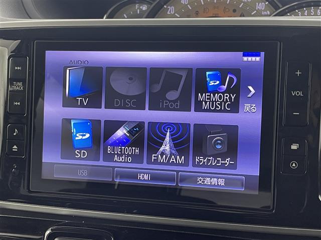 ムーヴキャンバス Ｇブラックアクセントリミテッド　ＳＡＩＩＩ　純正ナビ／フルセグＴＶ　パノラマモニター　ＥＴＣ　ナビ連動前方ドライブレコーダー　コーナーセンサー　衝突軽減ブレーキ　アイドリングストップ　両側電動スライドドア　プッシュスタート　スペアキー　ＬＥＤ（4枚目）