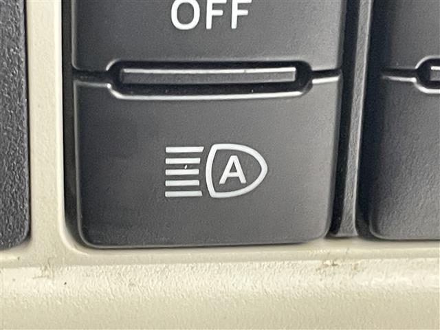 ムーヴキャンバス Ｇブラックアクセントリミテッド　ＳＡＩＩＩ　純正ナビ／フルセグＴＶ　パノラマモニター　ＥＴＣ　ナビ連動前方ドライブレコーダー　コーナーセンサー　衝突軽減ブレーキ　アイドリングストップ　両側電動スライドドア　プッシュスタート　スペアキー　ＬＥＤ（9枚目）