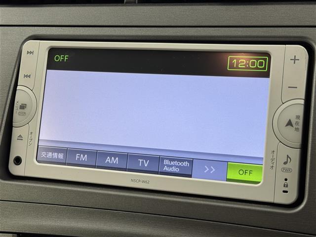 プリウス G 純正ナビ バックカメラ ビルトインETC 前後ドライブレコーダー クルーズコントロール ステアリングスイッチ プッシュスタート 電動格納式ドアミラー ハーフレザー パワーシート 純正17インチAW(4枚目)