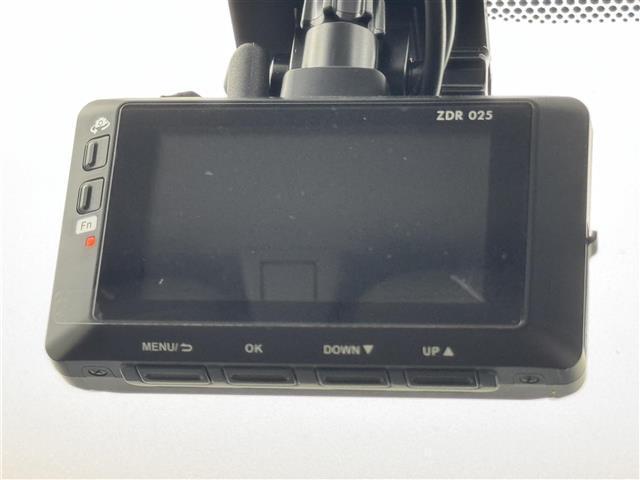 プリウス G 純正ナビ バックカメラ ビルトインETC 前後ドライブレコーダー クルーズコントロール ステアリングスイッチ プッシュスタート 電動格納式ドアミラー ハーフレザー パワーシート 純正17インチAW(10枚目)