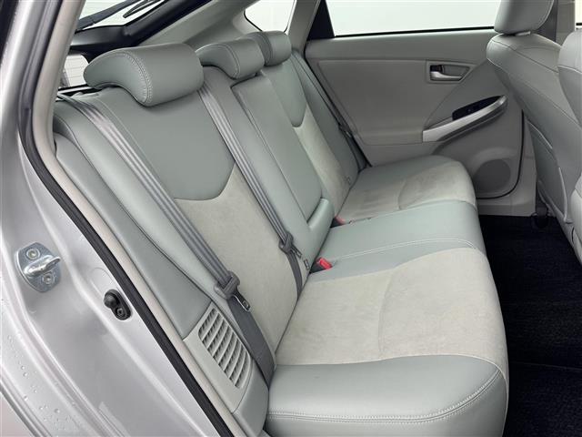 プリウス G 純正ナビ バックカメラ ビルトインETC 前後ドライブレコーダー クルーズコントロール ステアリングスイッチ プッシュスタート 電動格納式ドアミラー ハーフレザー パワーシート 純正17インチAW(15枚目)