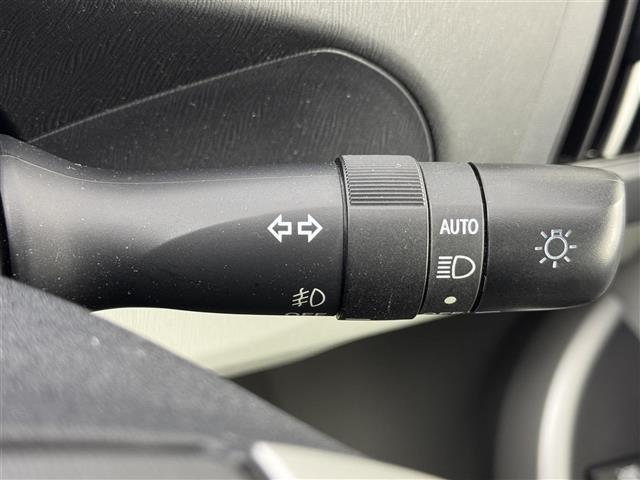 プリウス G 純正ナビ バックカメラ ビルトインETC 前後ドライブレコーダー クルーズコントロール ステアリングスイッチ プッシュスタート 電動格納式ドアミラー ハーフレザー パワーシート 純正17インチAW(28枚目)