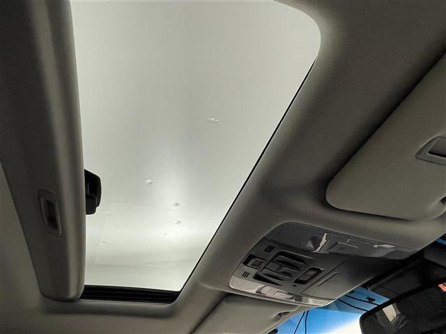 アルファード ２．５Ｓ　Ｃパッケージ　サンルーフ　モデリスタエアロ　後席モニター　純正１０型ナビ　トヨタセーフティセンス　アクセル踏み間違い防止　両側電動スライドドア　パワーバックドア　シートベンチレーション／ヒーター　３眼ＬＥＤライト（3枚目）