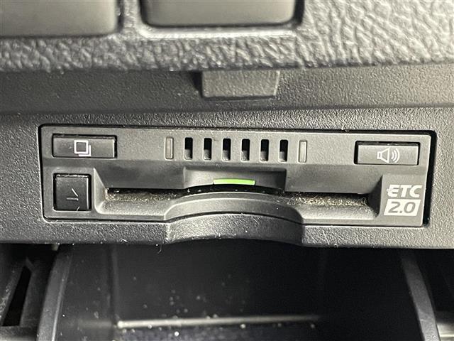 アルファード ２．５Ｓ　Ｃパッケージ　サンルーフ　モデリスタエアロ　後席モニター　純正１０型ナビ　トヨタセーフティセンス　アクセル踏み間違い防止　両側電動スライドドア　パワーバックドア　シートベンチレーション／ヒーター　３眼ＬＥＤライト（12枚目）