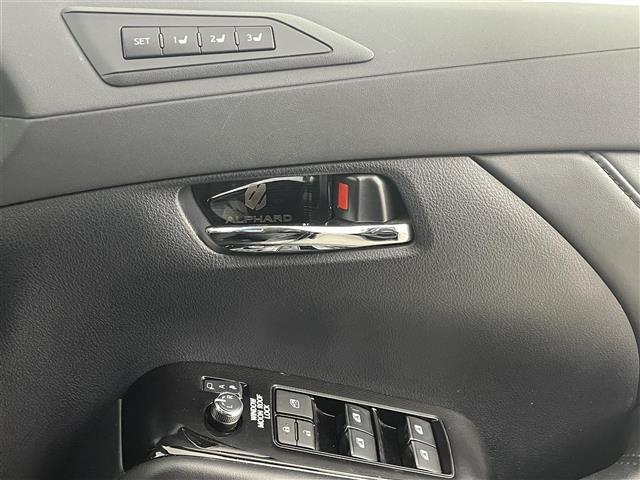 アルファード ２．５Ｓ　Ｃパッケージ　サンルーフ　モデリスタエアロ　後席モニター　純正１０型ナビ　トヨタセーフティセンス　アクセル踏み間違い防止　両側電動スライドドア　パワーバックドア　シートベンチレーション／ヒーター　３眼ＬＥＤライト（33枚目）