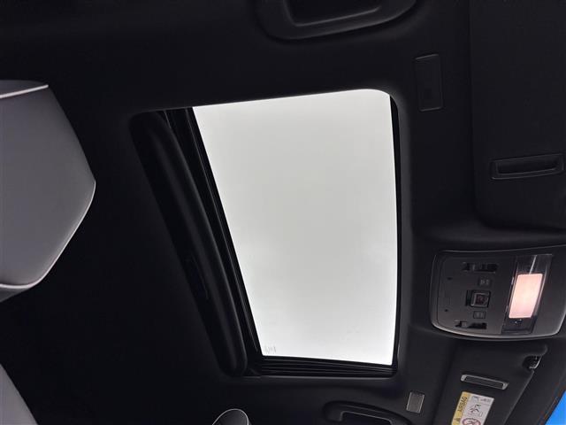 クラウンハイブリッド RSアドバンス サンルーフ 純正ナビ/フルセグTV バックカメラ ETC2.0 レーダークルーズコントロール トヨタセーフティセンス アクセル踏み間違い防止 HUD シートヒーター ステアリングヒーター ハーフレザー(3枚目)