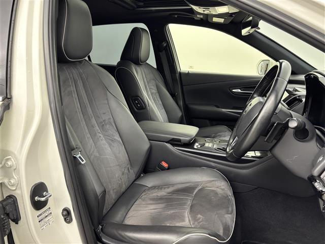 クラウンハイブリッド RSアドバンス サンルーフ 純正ナビ/フルセグTV バックカメラ ETC2.0 レーダークルーズコントロール トヨタセーフティセンス アクセル踏み間違い防止 HUD シートヒーター ステアリングヒーター ハーフレザー(14枚目)