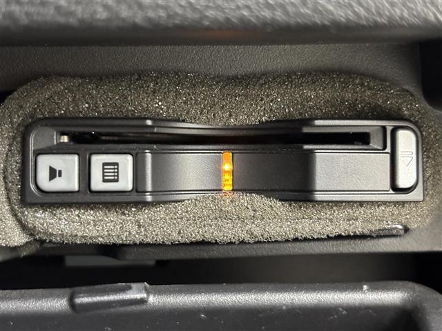 セレナ ハイウェイスター Vセレクション 後席モニター 社外ナビ 全方位 プロパイロット インテリジェントルームミラー エマージェンシーブレーキ 両側パワースライドドア ETC ドラレコ パーキングアシスト 防水シート コーナーセンサー(12枚目)