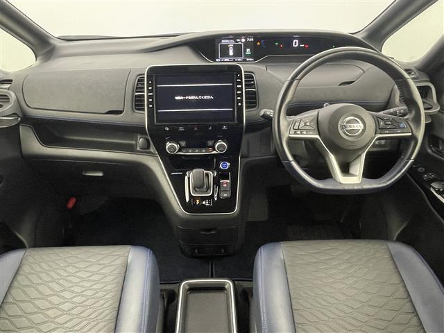 セレナ e-パワー オーテック セーフティパッケージ 後席モニター 純正10型ナビ/フルセグTV 全方位カメラ プロパイロット コーナーセンサー エマージェンシーブレーキ レーンキープ BSM パーキングアシスト 両側電動スライドドア シートヒーター(2枚目)