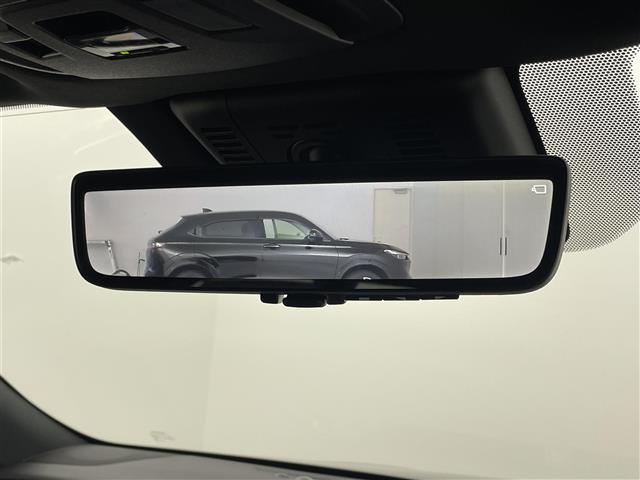 �y�f�W�^�����[���~���[�z�ԗ�����J�����̉f�������[���~���[�ɉf�����Ƃ��o���܂��B�@���̂��߁A��Ȃɐl��ו��������Č���������Â炢�ꍇ�ł��������莋�E���m�ۂ��邱�Ƃ��o���܂��B