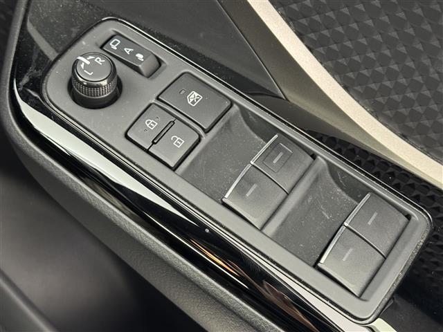 Ｃ－ＨＲ Ｇ　モード　ネロ　セーフティプラス　純正８型ナビ／フルセグＴＶ　全方位カメラ　前後ドラレコ　ＥＴＣ　レーダークルコン　コーナーセンサー　衝突軽減ブレーキ　レーンキープ　アクセル踏み間違い防止　ＢＳＭ　シートヒーター　ハーフレザーシート（33枚目）