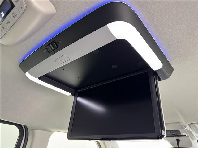 ステップワゴン ｅ：ＨＥＶエアー　ＥＸ　登録済未使用車　後席モニター　純正１１．４型ナビ　バックカメラ　ホンダセンシング　アクセル踏み間違い防止　パドルシフト　両側電動スライドドア　シートヒーター　パワーバックドア　純正１６インチＡＷ（3枚目）