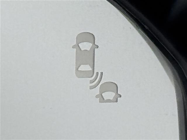 フリード ｅ：ＨＥＶエアー　ＥＸ　登録済未使用車　純正９型ナビ　バックカメラ　ホンダセンシング　レーダークルコン　衝突軽減ブレーキ　レーンキープ　アクセル踏み間違い防止　ＢＳＭ　両側電動スライドドア　シートヒーター　純正１５インチＡＷ（10枚目）