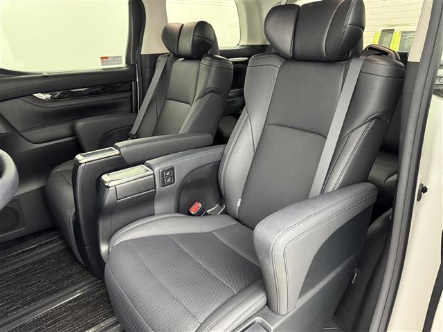 アルファード ２．５Ｓ　Ｃパッケージ　サンルーフ　純正ディスプレイオーディオナビ（ＢＴ　フルセグＴＶ）　バックカメラ　ビルトインＥＴＣ　トヨタセーフティセンス　シートベンチレーション　パワーシート　コーナーセンサー　オートライト（36枚目）