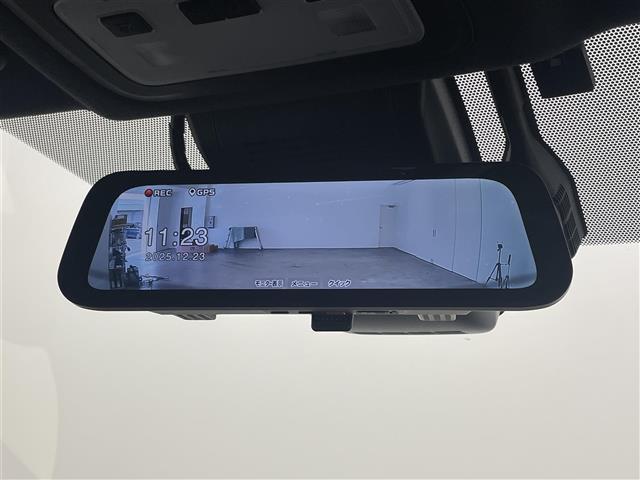 ノア ハイブリッドＳｉ　ダブルバイビーＩＩＩ　純正１０型ナビ（ＣＤ　ＤＶＤ　ＢＴ　フルセグＴＶ）　バックカメラ　ビルトインＥＴＣ　トヨタセーフティセンス　プリクラッシュセーフティ　レーンキープアシスト　オートハイビーム　クルーズコントロール（10枚目）