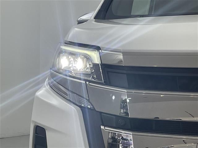 ノア ハイブリッドＳｉ　ダブルバイビーＩＩＩ　純正１０型ナビ（ＣＤ　ＤＶＤ　ＢＴ　フルセグＴＶ）　バックカメラ　ビルトインＥＴＣ　トヨタセーフティセンス　プリクラッシュセーフティ　レーンキープアシスト　オートハイビーム　クルーズコントロール（18枚目）