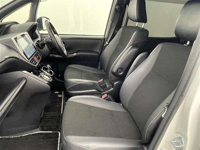 ノア ハイブリッドＳｉ　ダブルバイビーＩＩＩ　純正１０型ナビ（ＣＤ　ＤＶＤ　ＢＴ　フルセグＴＶ）　バックカメラ　ビルトインＥＴＣ　トヨタセーフティセンス　プリクラッシュセーフティ　レーンキープアシスト　オートハイビーム　クルーズコントロール（35枚目）