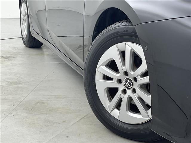 プリウス Ｓセーフティプラス　純正９型ナビ（ＣＤ　ＤＶＤ　ＢＴ　フルセグＴＶ）　バックカメラ　ビルトインＥＴＣ　ドライブレコーダー　トヨタセーフティセンス　プリクラッシュセーフティ　レーンキープアシスト　オートハイビーム（19枚目）